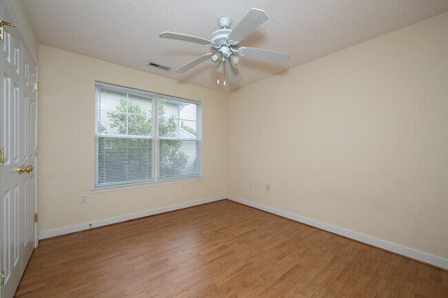 Building Photo - 1517 Woodland Ct