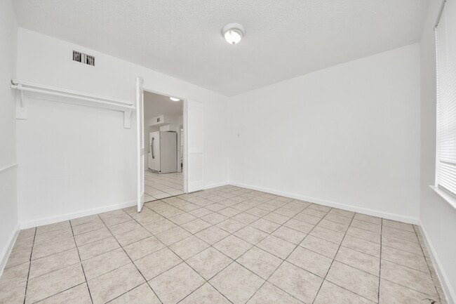 Building Photo - 15534 Weldon Dr