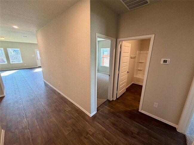 Building Photo - 117 Rocky View Ln