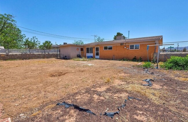 Building Photo - 5201 Capistrano Dr