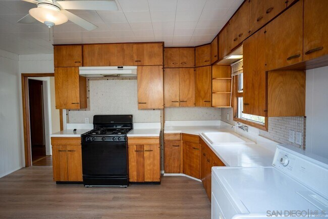 Building Photo - 3528 Herman Ave