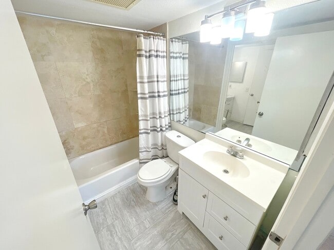 Building Photo - Ground Floor Kihei Villages Unit - Fenced ...