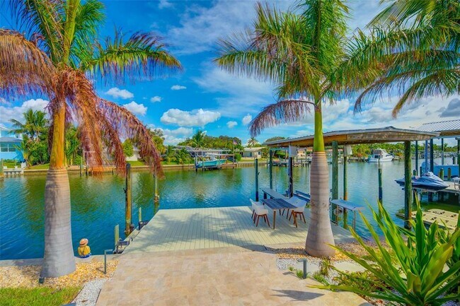 Building Photo - 807 Snug Island
