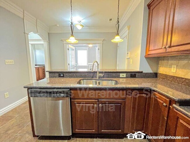 Building Photo - 2940 Hollister Ave