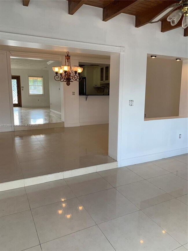 Building Photo - 1130 SW 73rd Ave