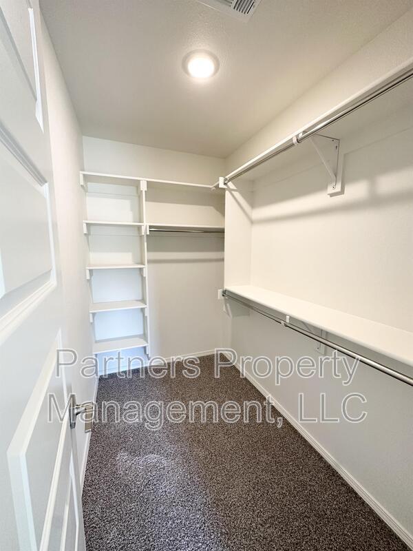 Building Photo - 940 S Amarillo Ave