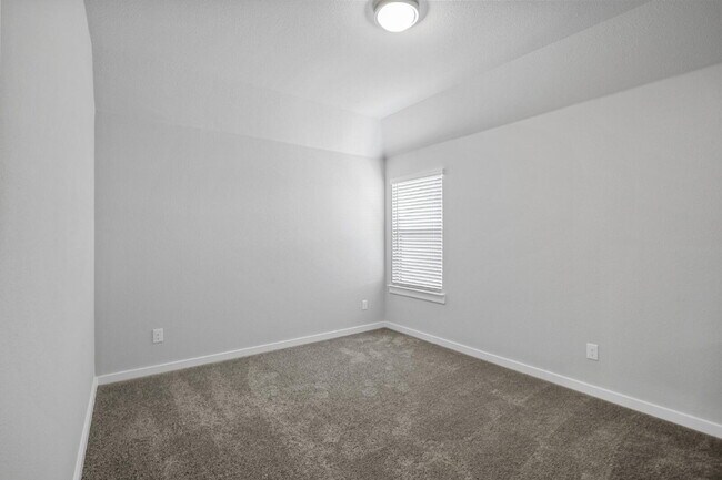 Building Photo - 1111 Birchwood Ln