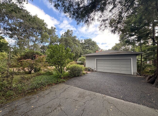 Building Photo - Beautiful Serene 4-Bedroom Home on a Gated...