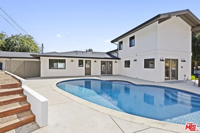 Building Photo - 1131 Rancho Dr