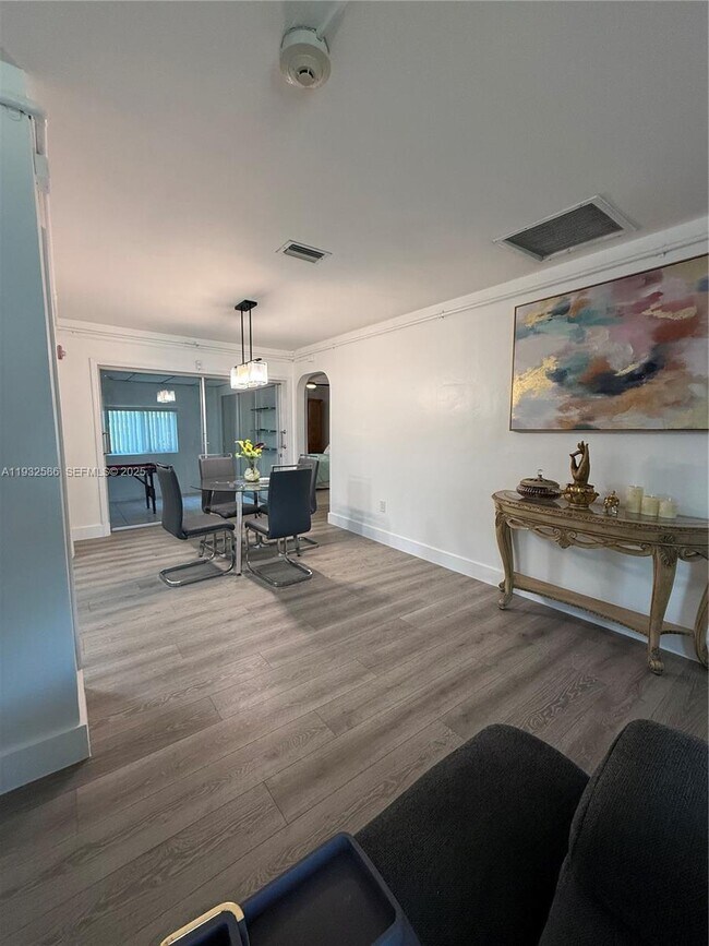 Building Photo - 2706 Montego Dr