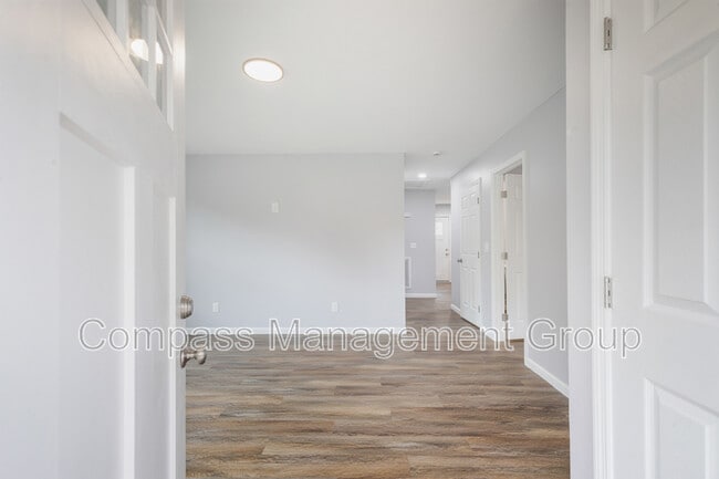 Building Photo - 6900 Seaver Dr NW