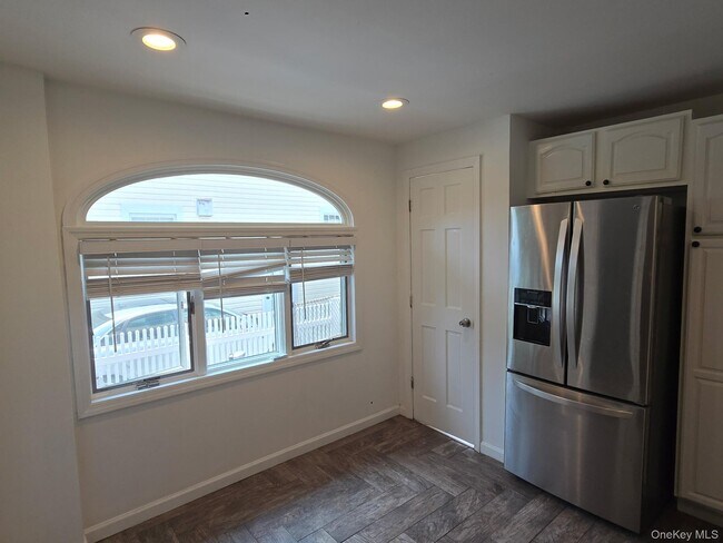 Building Photo - 267 Plainfield Ave