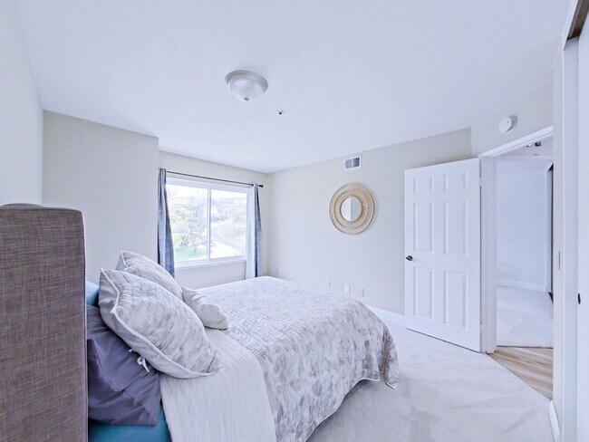 Building Photo - Spectacular 4 bedroom family home with oce...