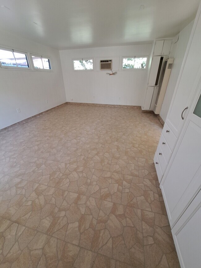 Building Photo - 4574 Viro Rd