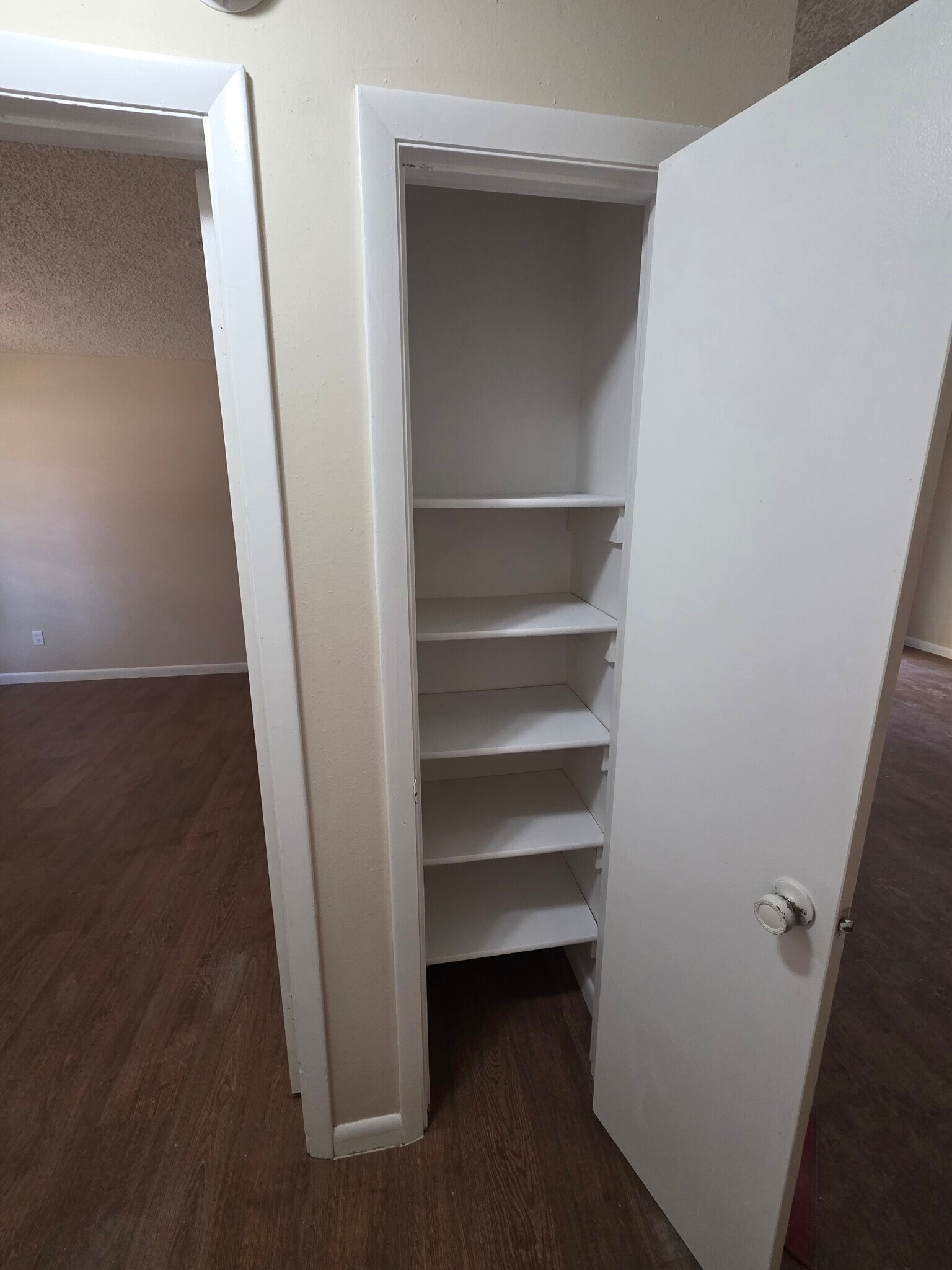 Building Photo - 2900 SE 50th Ct