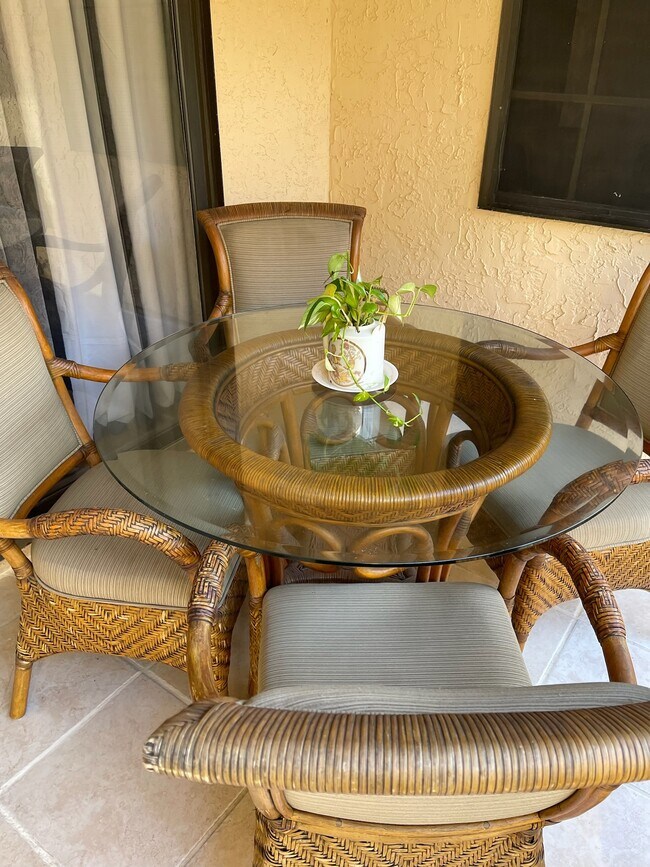 Building Photo - 64 Pine Track