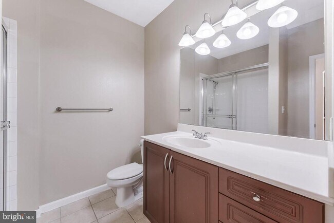 Building Photo - 12954 Centre Park Cir