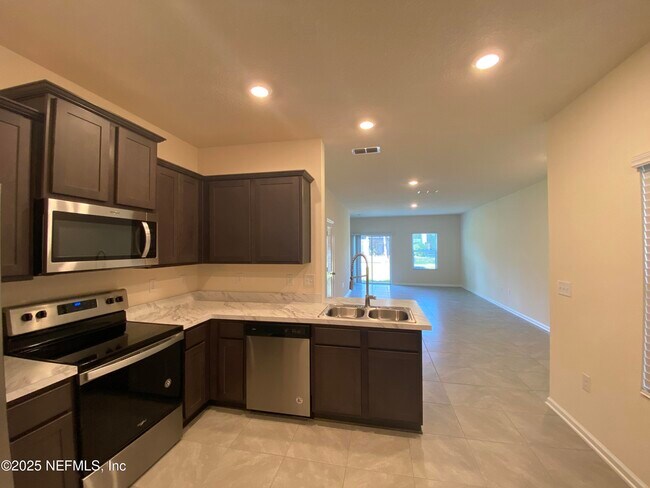 Building Photo - 9589 Mira Loma Dr