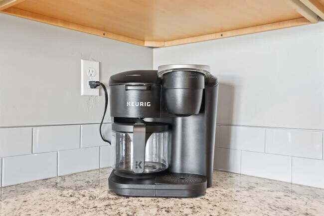 Building Photo - 218 Cliff Swallow Ave