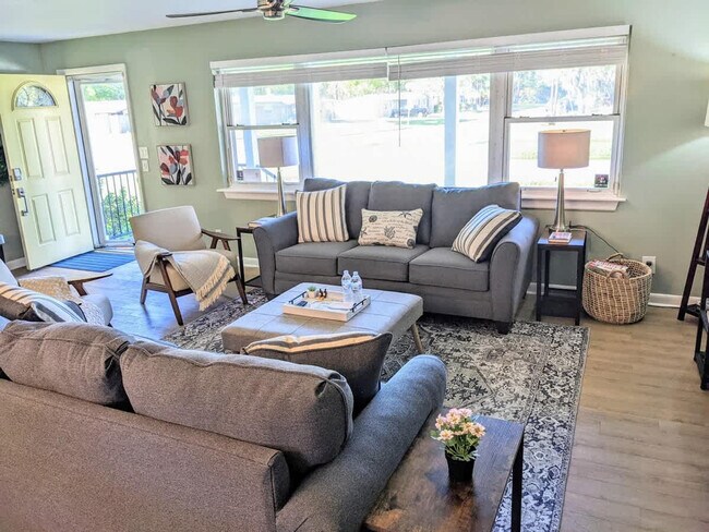 Building Photo - 6206 Carranza Dr