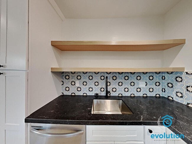 Building Photo - 3831-3835 3rd Avenue - 3835 3rd Ave Apt 6