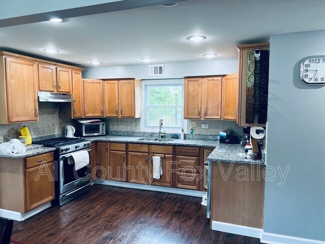 Building Photo - 1925 W Schaumburg Rd