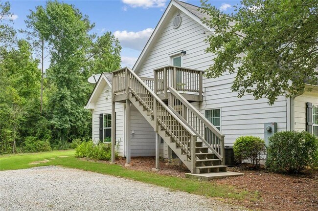 Building Photo - 21 Willow Wood Rd