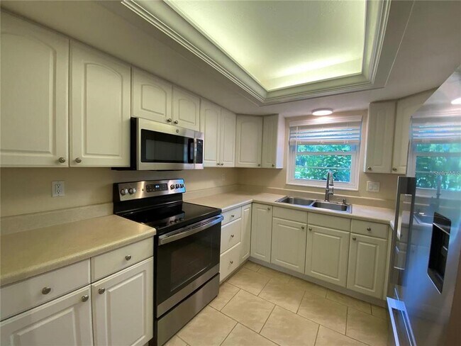 Building Photo - 3625 Longmeadow