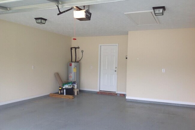 Building Photo - 220 Ansley Way