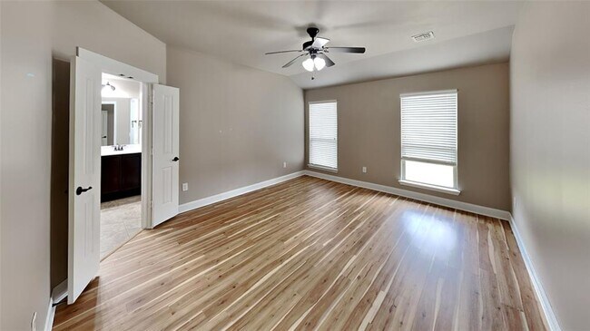 Building Photo - 11305 NW 94th St