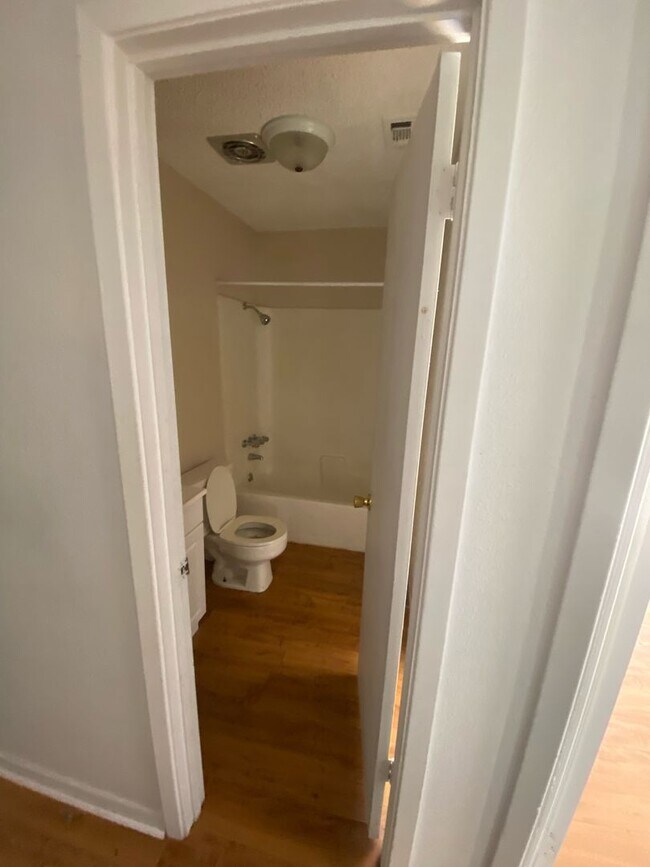 Building Photo - Monthly Paid Rent