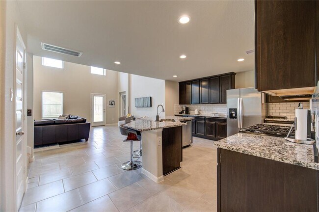 Building Photo - 9623 Japonica Dr