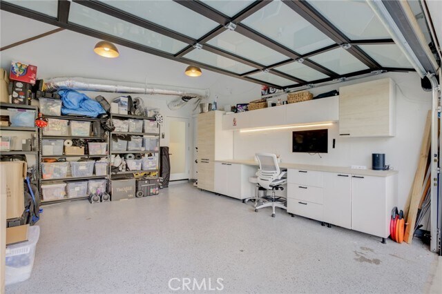 Building Photo - 8161 Encino Ave