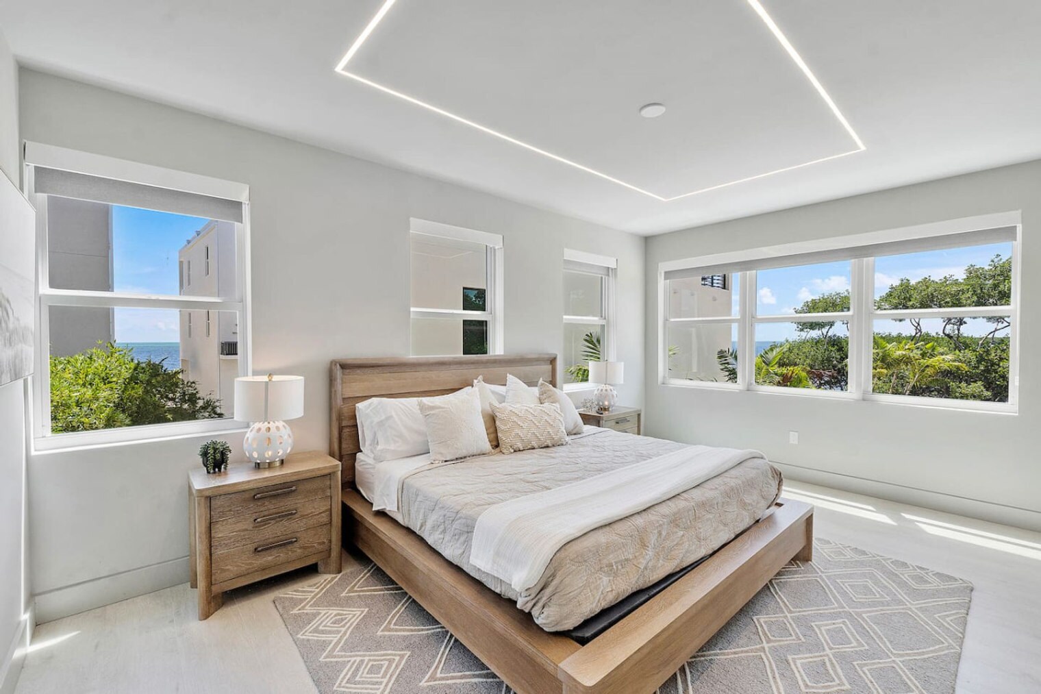 Building Photo - 99 Seaside Ave