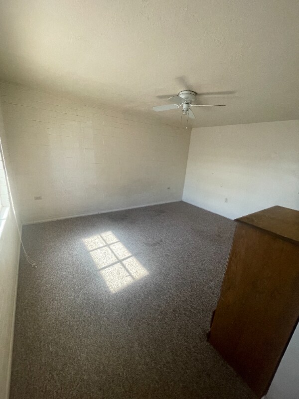 Building Photo - 187 W Center St