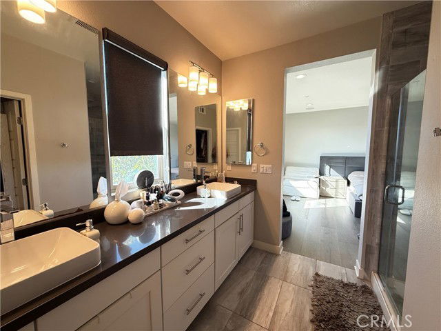 Building Photo - 101 Interval