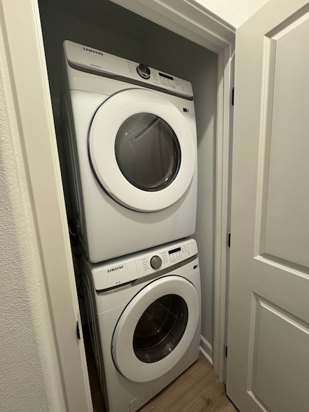 Building Photo - 283 Hadley Wy