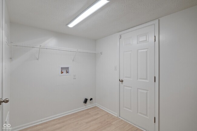 Building Photo - 2310 Liatris Dr
