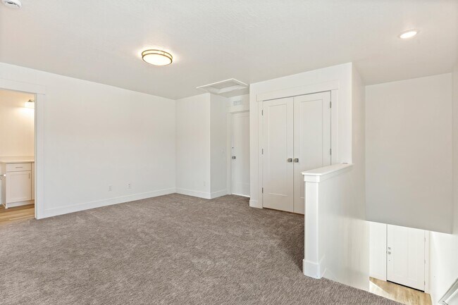 Building Photo - 2861 S Bluff Rd
