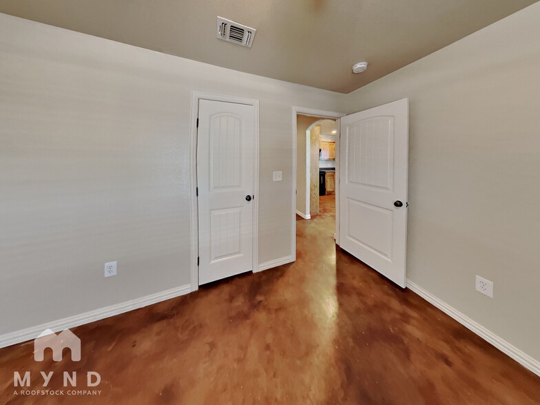 Building Photo - 104 Jolin Ln
