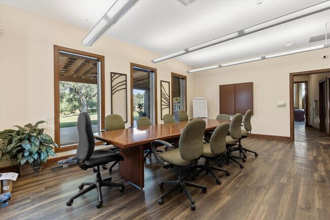Building Photo - 532 Stone River Dr