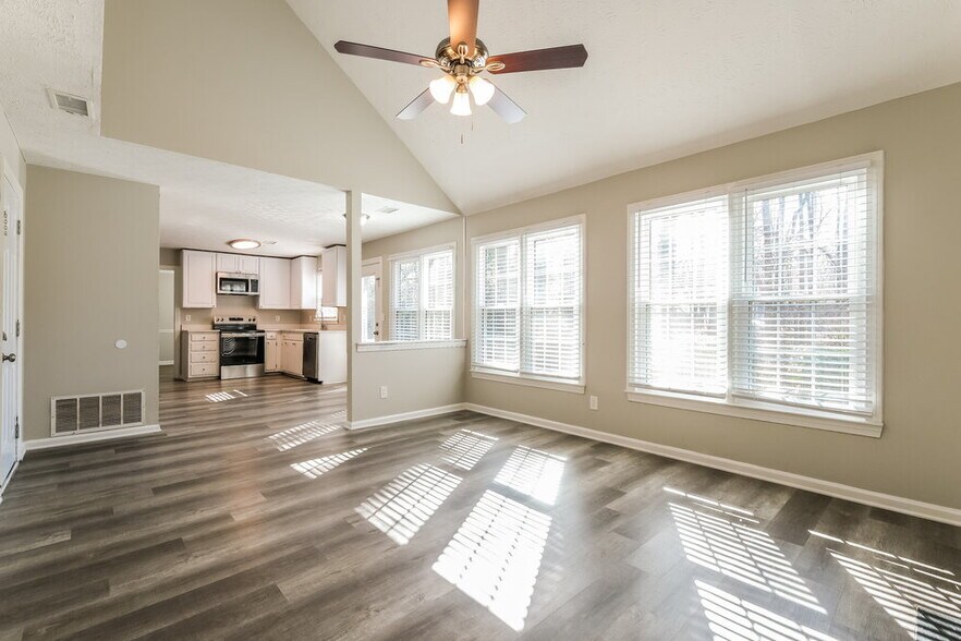 Building Photo - 1070 Hunters Creek Ct