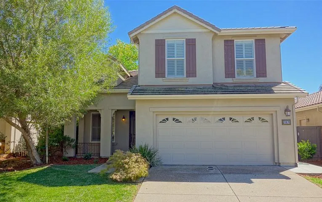 Primary Photo - Spacious 5-bedroom, 3-bathroom single-fami...