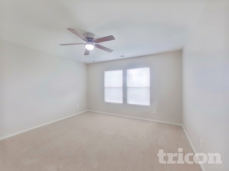 Building Photo - 2226 Buckleigh Dr
