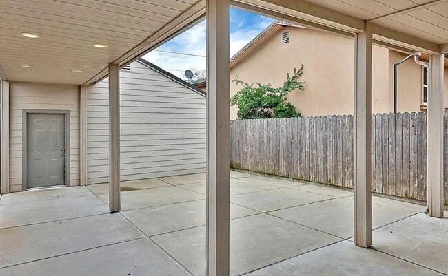 Building Photo - 4790 Fall St