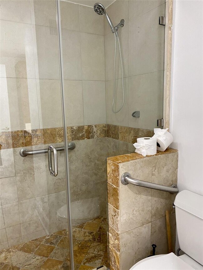 Building Photo - 401 69th St