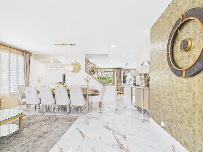 Building Photo - Luxury Awaits with Designer Details