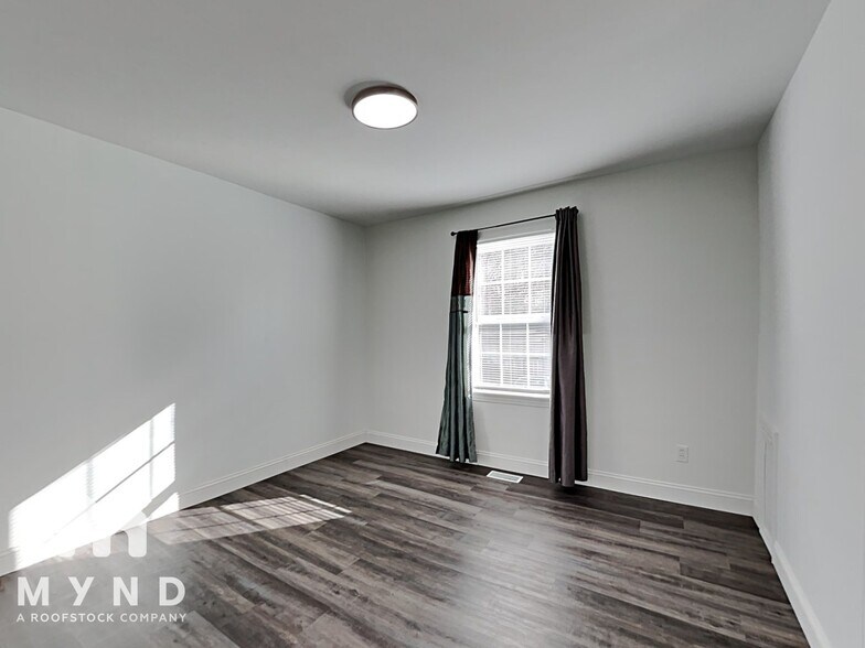 Building Photo - 713 Quarry St
