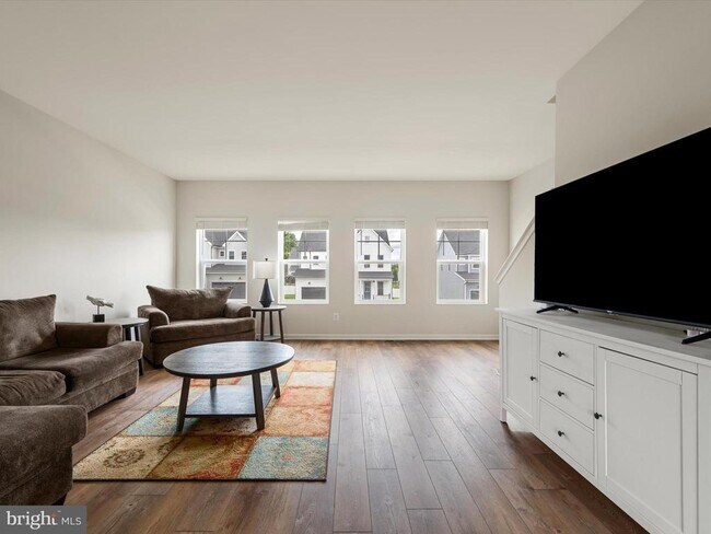 Building Photo - 113 Heyford Dr