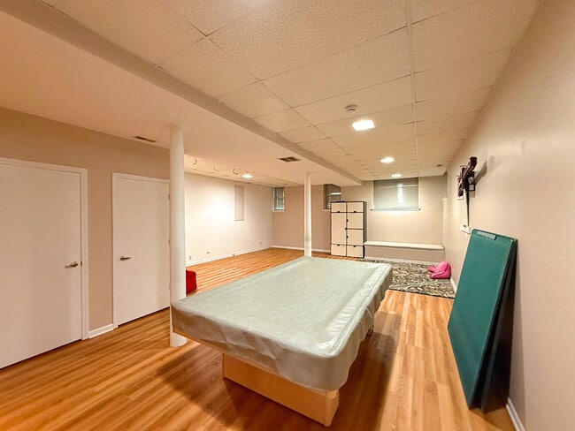 Building Photo - 991 Sweetflower Dr